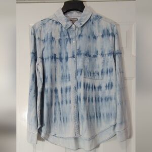 Falls Creek brand shirt. Size Large